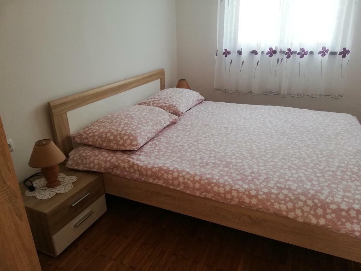 Apartman Broznic ชิโล ภายนอก รูปภาพ