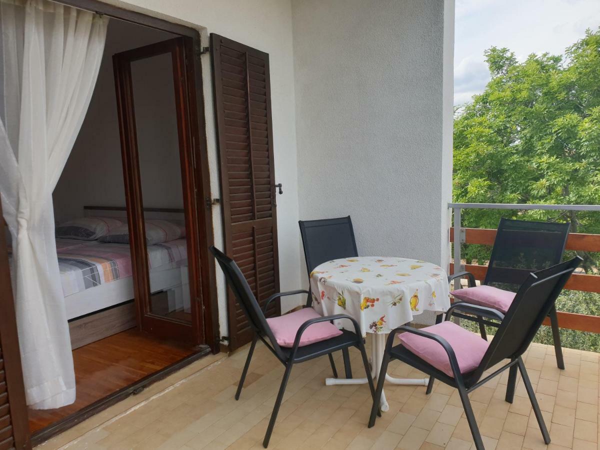 Apartman Broznic ชิโล ภายนอก รูปภาพ
