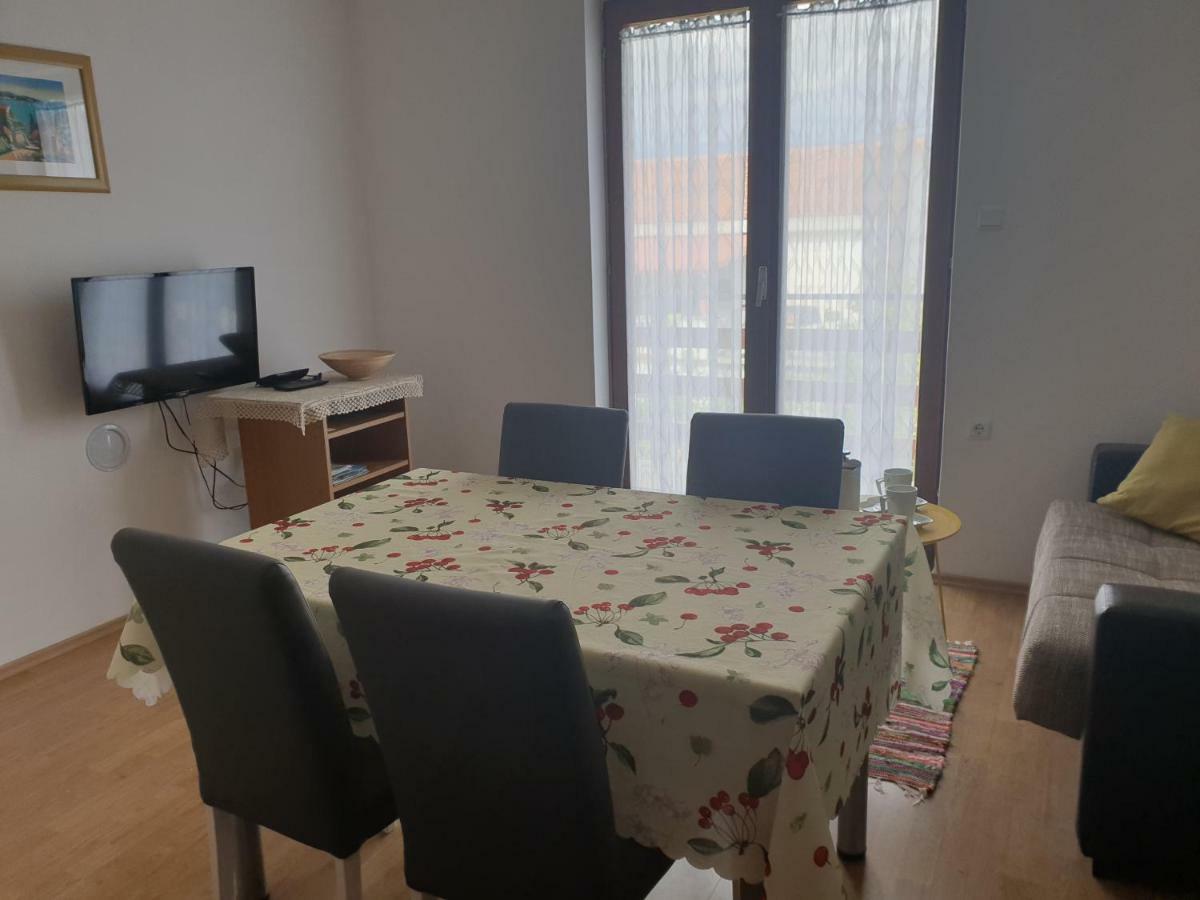 Apartman Broznic ชิโล ภายนอก รูปภาพ