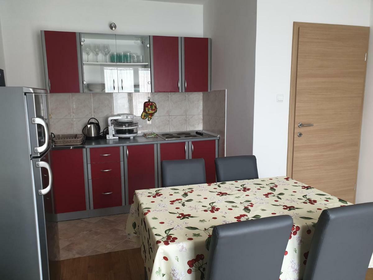 Apartman Broznic ชิโล ภายนอก รูปภาพ
